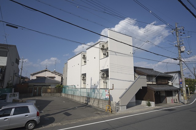 ラ・シャンスIIの建物外観