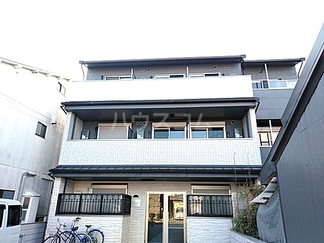 京都市上京区下之町のアパートの建物外観