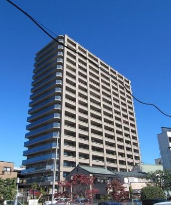 宇都宮市本町のマンションの建物外観