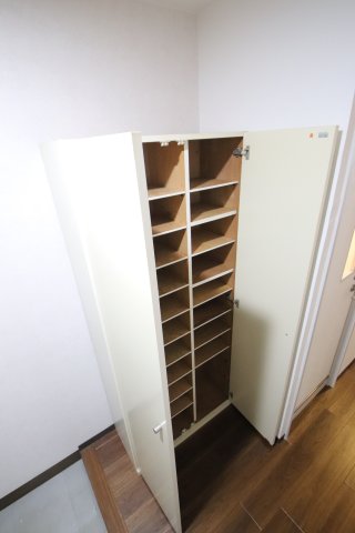 収納　シューズボックス