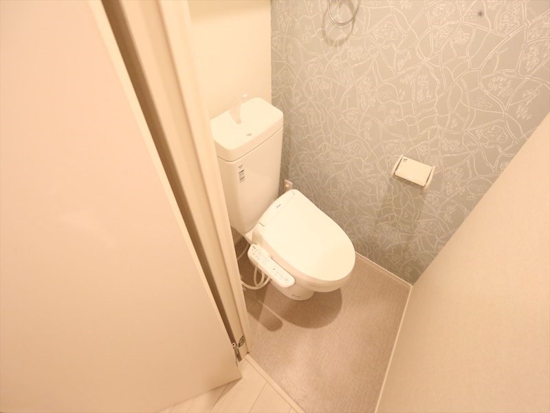 トイレ　温水洗浄暖房便座付トイレ