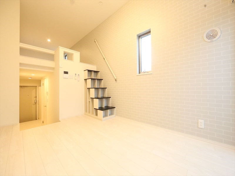 居室・リビング　洋室6.1帖　ロフト5.5帖（収納にも寝室にも使えます）