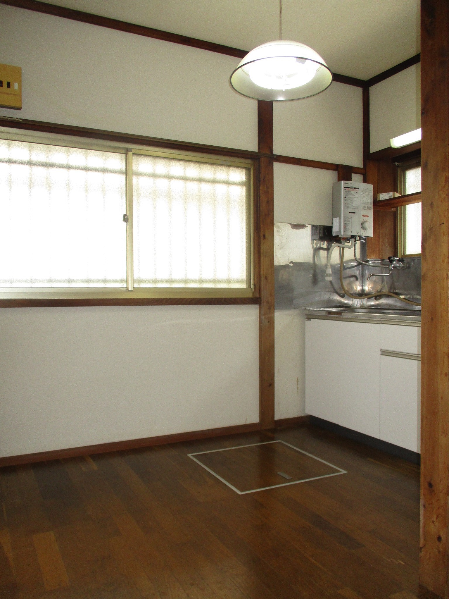 外間貸家のキッチン写真