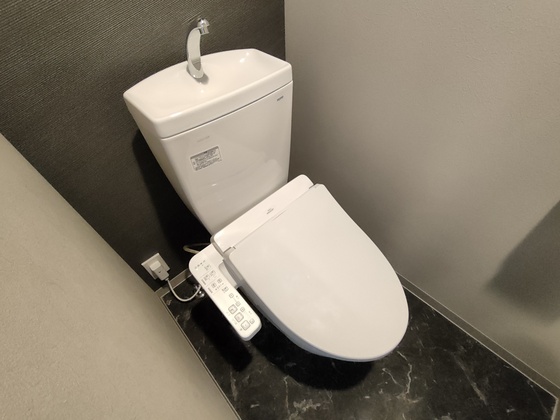 トイレ　別部屋の写真