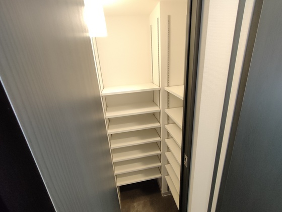 玄関　別部屋の写真