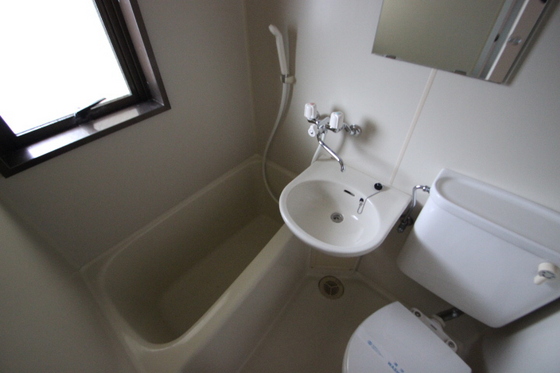 バス・シャワールーム　※別号室の写真となります。