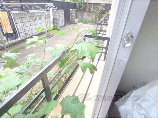 バルコニー　フラワーボックス