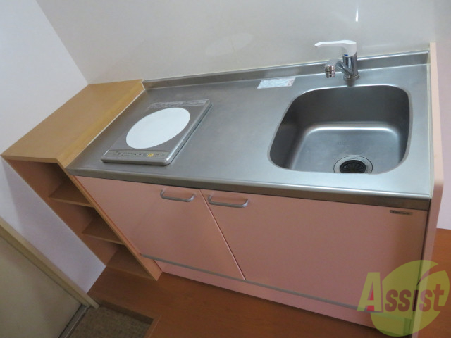 キッチン　ＩＨクッキングヒーターが設置されていて、便利ですね～。