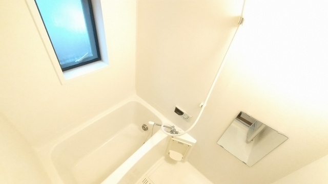 バス・シャワールーム　★★お風呂は嬉しい追焚機能付きです♪★★