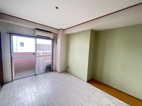 居室・リビング　※別部屋の写真です