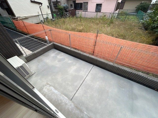 バルコニー　庭