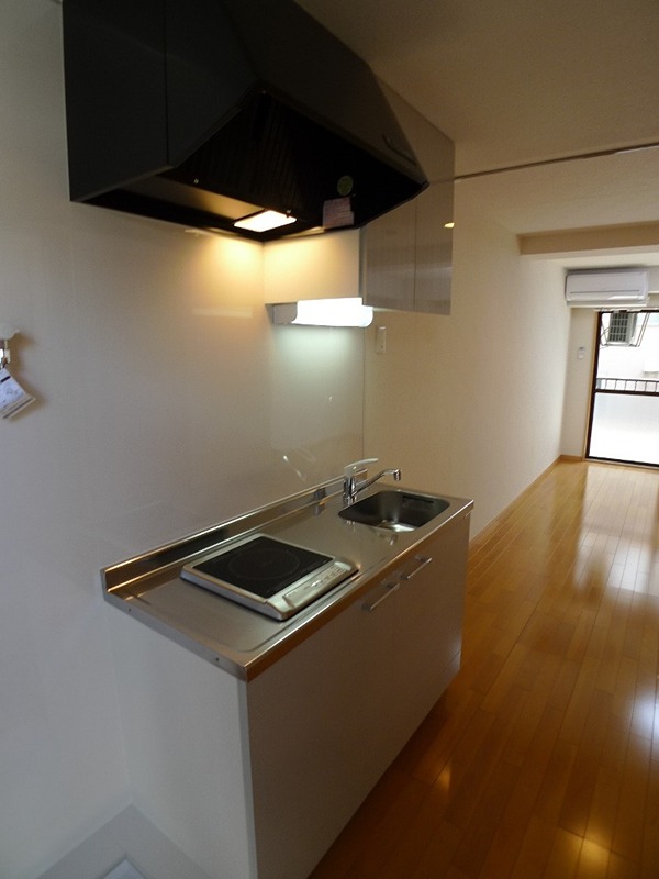 キッチン　※同間取りの別部屋の参考写真です。