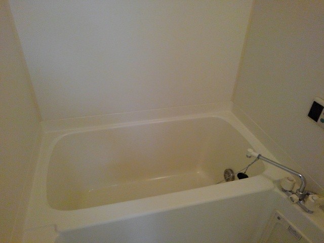 バス・シャワールーム　シャワー