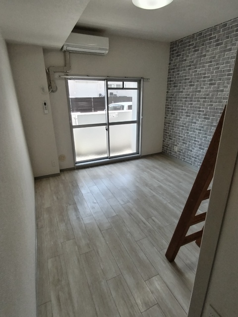 居室・リビング　★７．５帖の洋室★