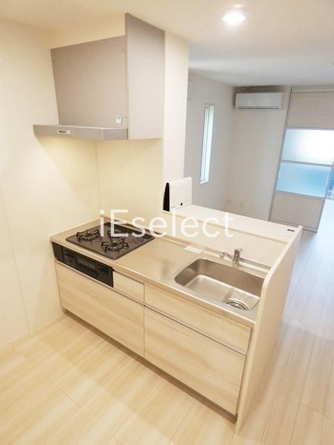 キッチン　３口コンロのシステムキッチン