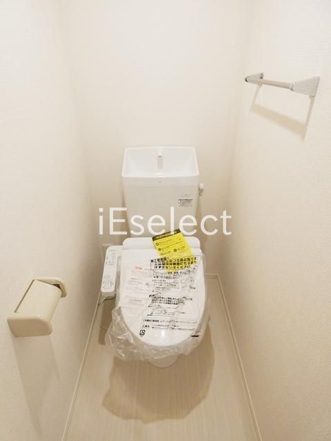 トイレ　温水洗浄便座付き♪