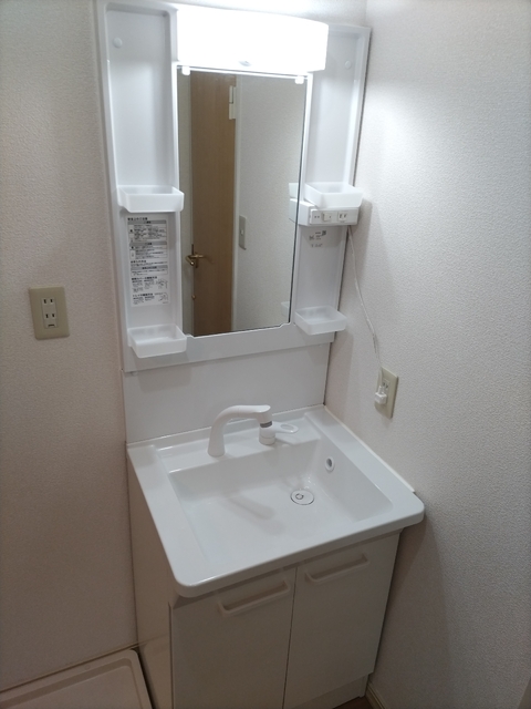 洗面設備　独立洗面台です