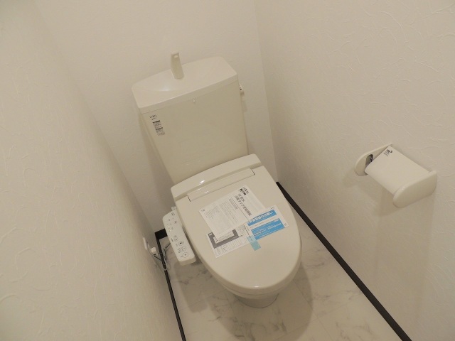 トイレ　※同間取り参考写真