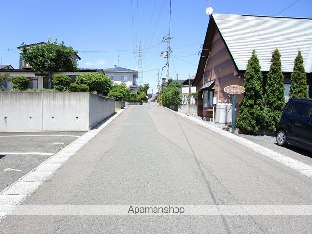 その他　周辺道路（その他）まで0m