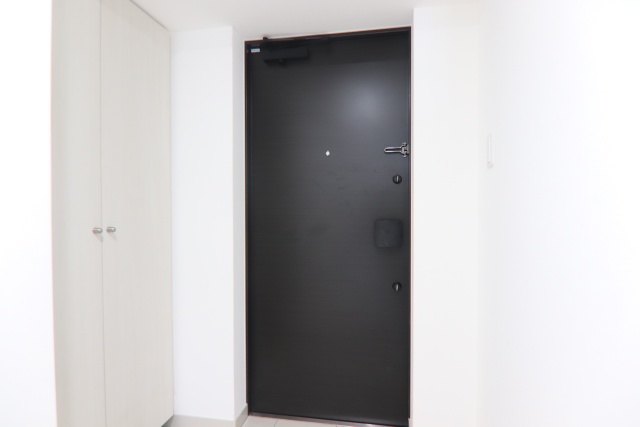 玄関　※別室の参考写真の為、現況優先です。