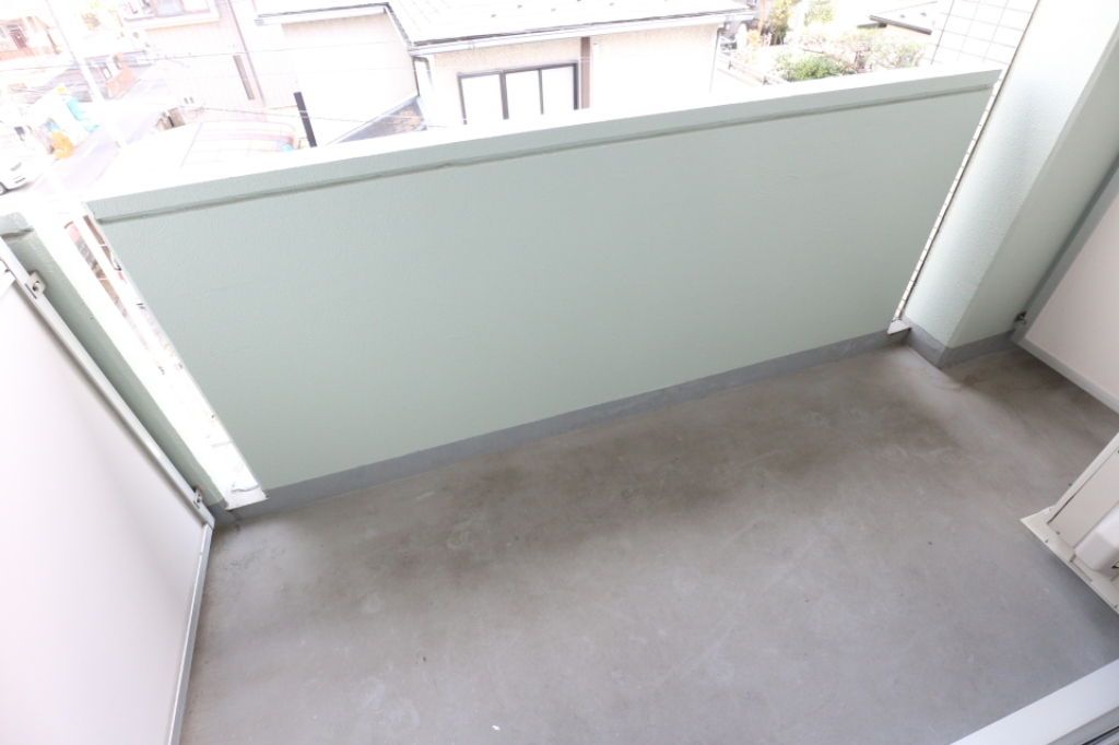 バルコニー　広々としたバルコニー