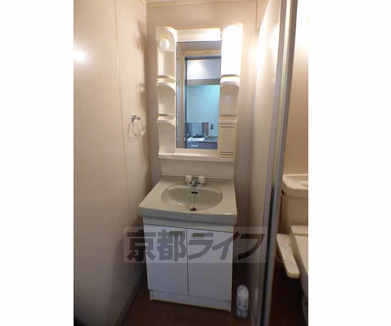 洗面設備　独立洗面台です。