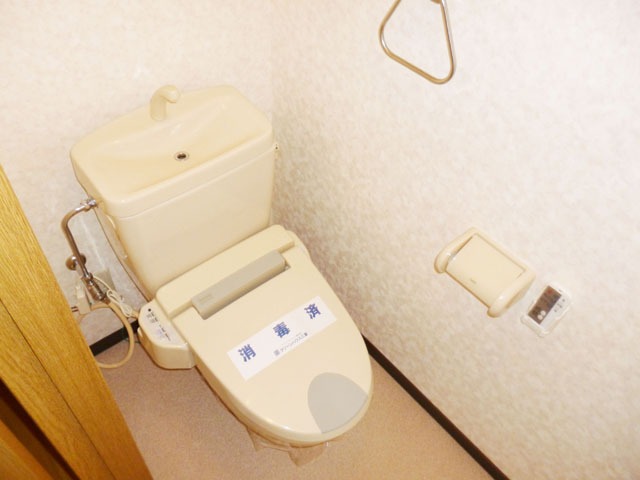 トイレ　温水洗浄便座付き☆
