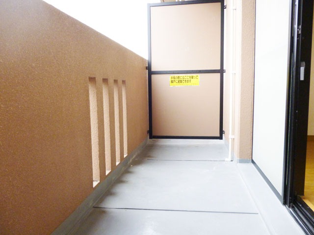 バルコニー　南西向きで日当たり良好☆