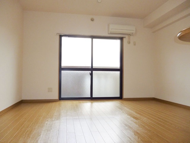 居室・リビング　１１．６帖の洋室！