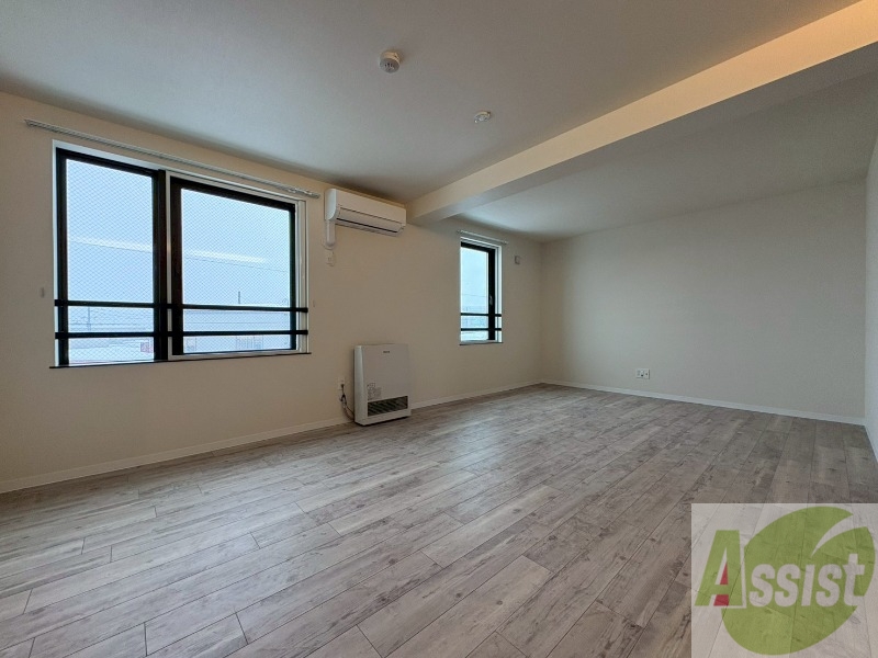 居室・リビング　広々としたリビングですね。使い勝手がよさそうですね！