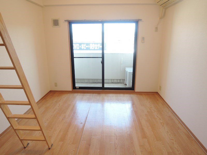 居室・リビング　洋室8.5帖