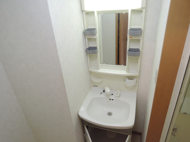 洗面設備　シャワー付独立洗面台