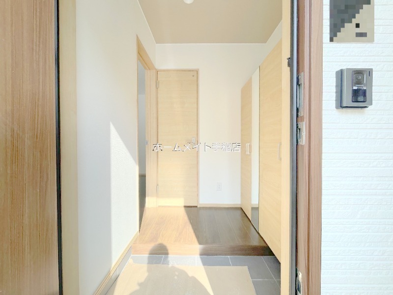 玄関　玄関スペース、シューズボックス付きです♪