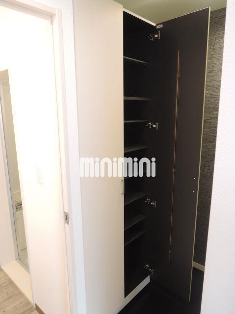 玄関　靴の収納もたっぷり！