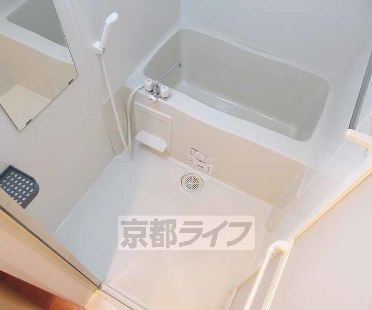 バス・シャワールーム　広々したお風呂です