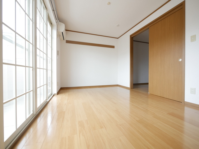 居室・リビング　★フローリングの綺麗なリビングルームですね★