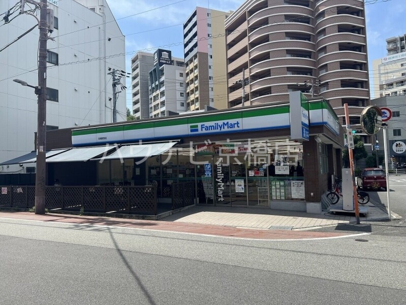 コンビニ　ファミリーマート京橋駅西店（コンビニ）まで159m