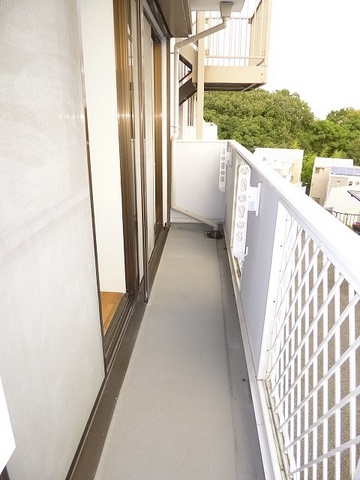 バルコニー　写真は別フロアのものになります