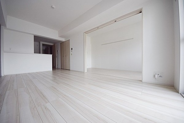 居室・リビング　※別部屋の参考写真です。