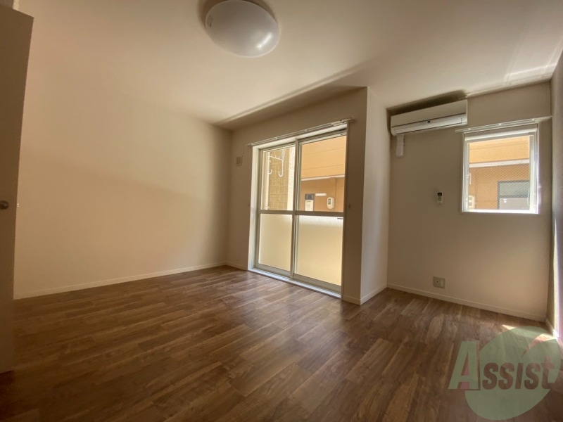 居室・リビング　陽の光が差し込む明るいお部屋は気持がいいですね～