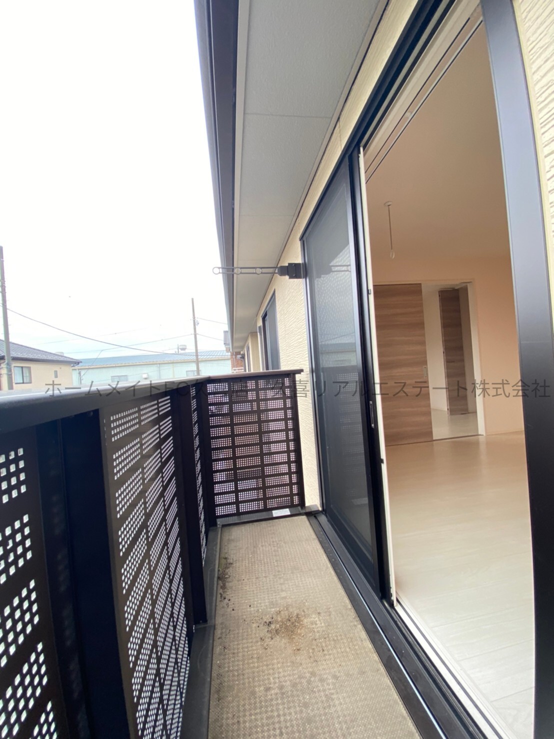 バルコニー　同建物別号室