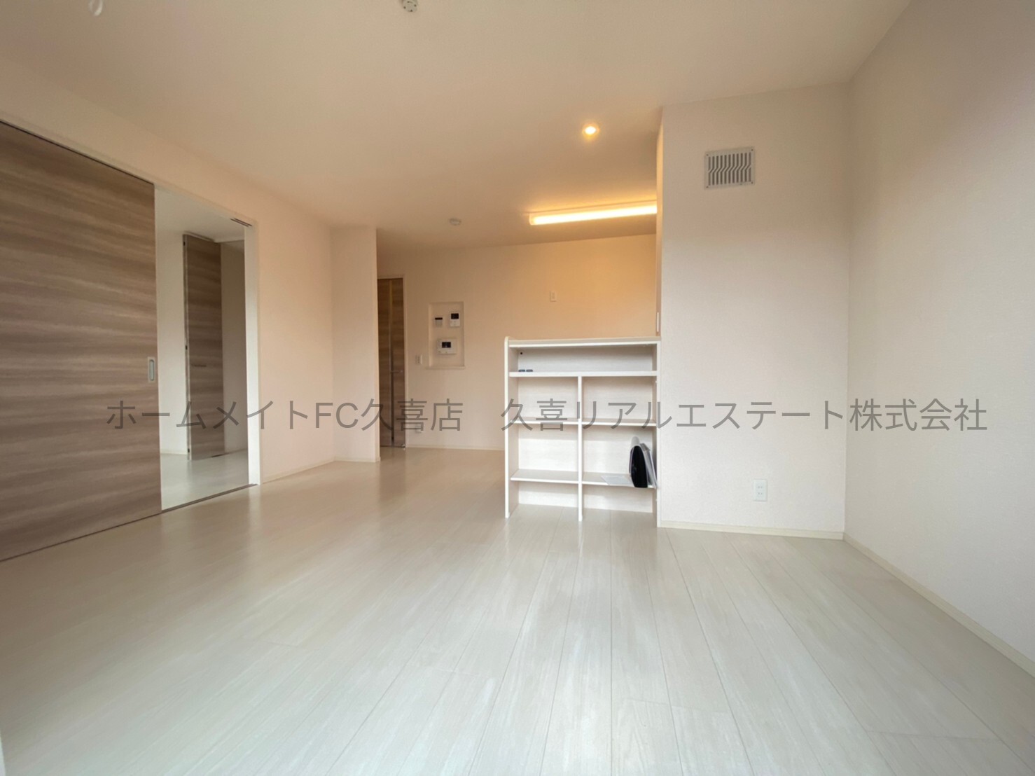 居室・リビング　同建物別号室