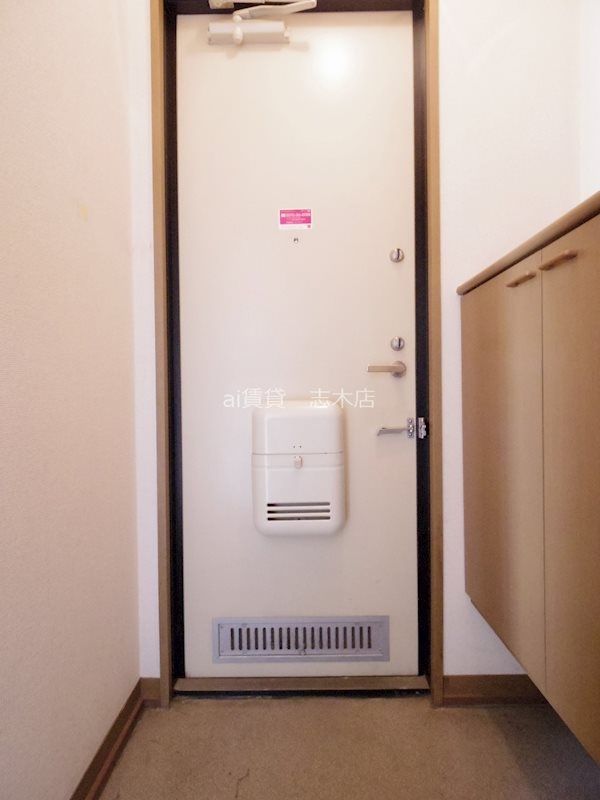 玄関　※同仕様写真※
