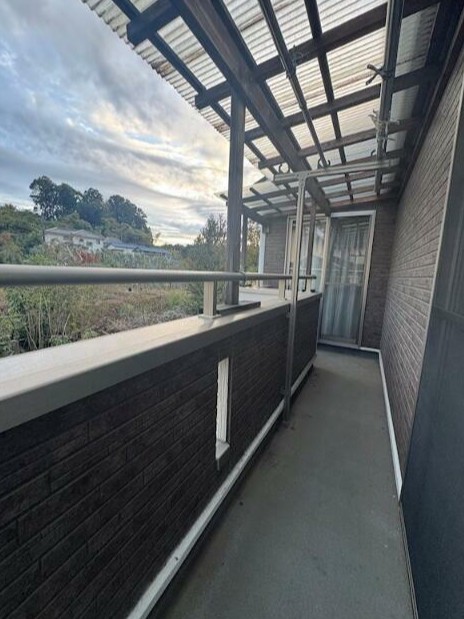 バルコニー　暖かな日差しのふりそそぐバルコニー