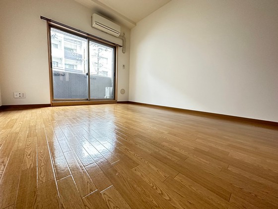 居室・リビング　※別部屋の写真です