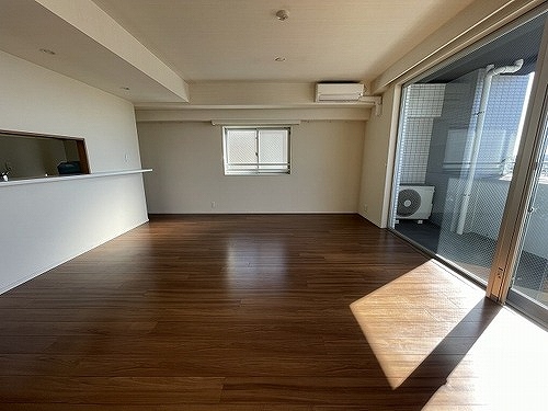 居室・リビング　リビング・ダイニング　（内装前）