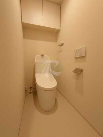 トイレ　ドゥーエ早稲田　※同タイプの別部屋写真です