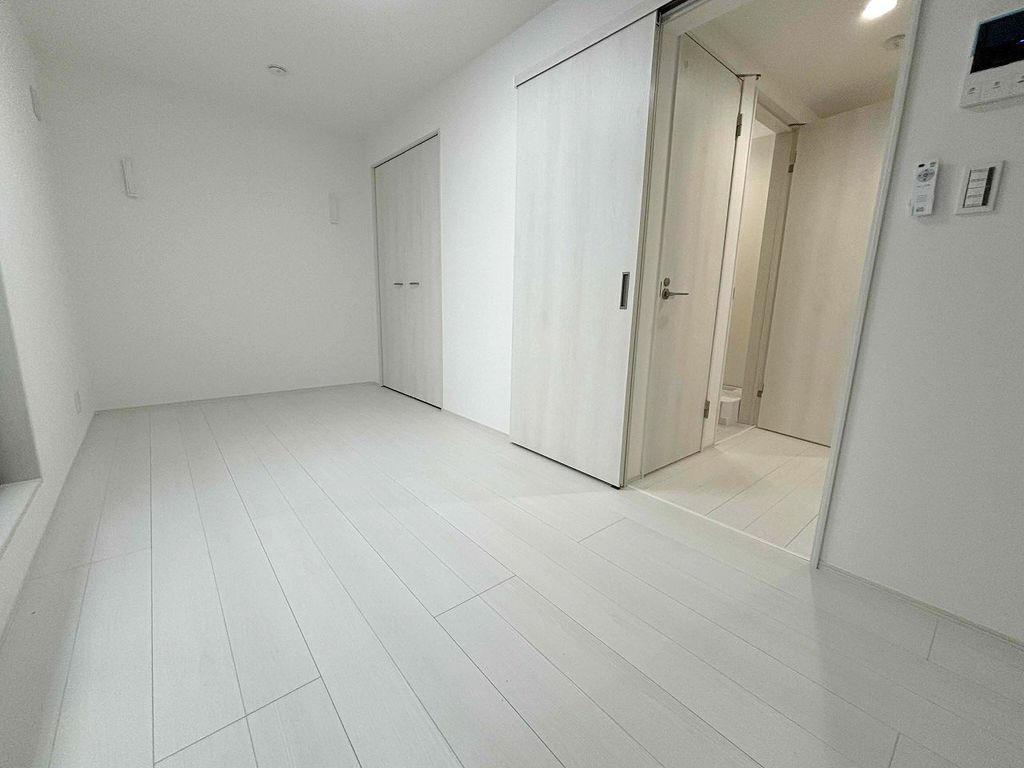 居室・リビング　玄関