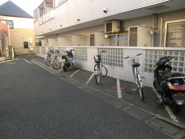 その他共有部分　自転車置き場です☆