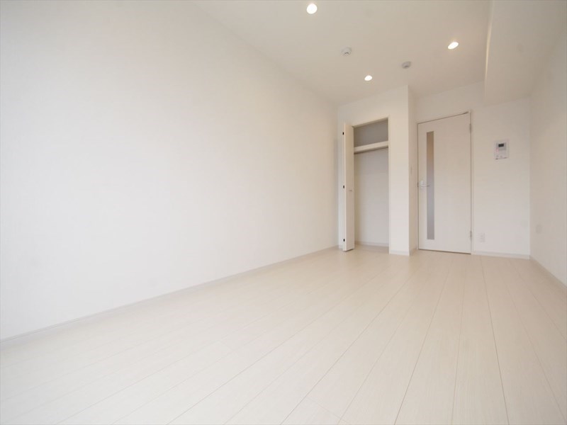 居室・リビング　洋室8.4帖　クローゼット付（収納充実してます）